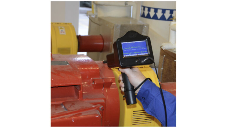Ultrasound and Vibration analysis: two key elements of predictive maintenance