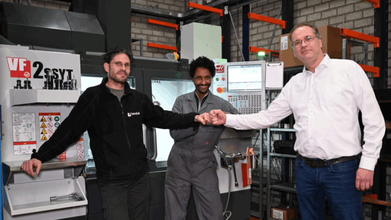 Oplevering hoogwaardig supersnel bewerkingscentrum