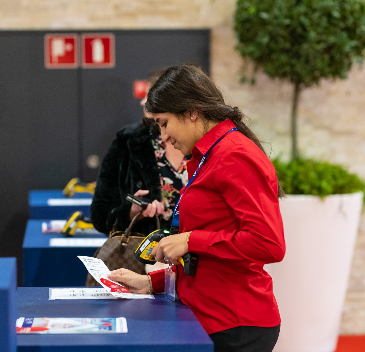 scanning tickets aan inkom beurs wonen