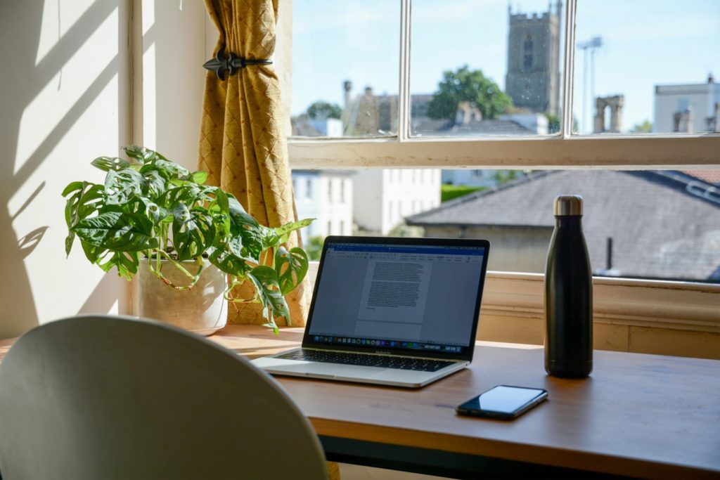bureau voor ruit