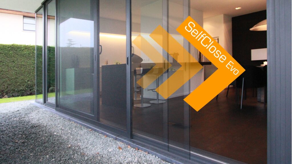 Automatisch terug sluiten van een Vliegenschuifraam!