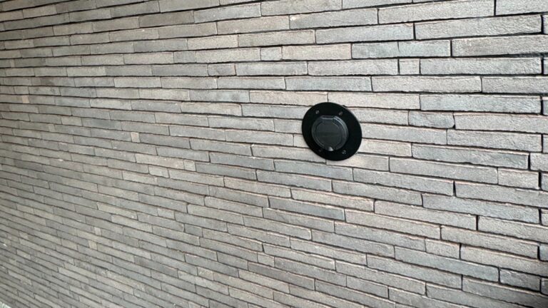 M-CE helpt u de juiste balans te vinden tussen sfeer, functionaliteit en design. Van warme woonverlichting tot krachtige werkverlichting.