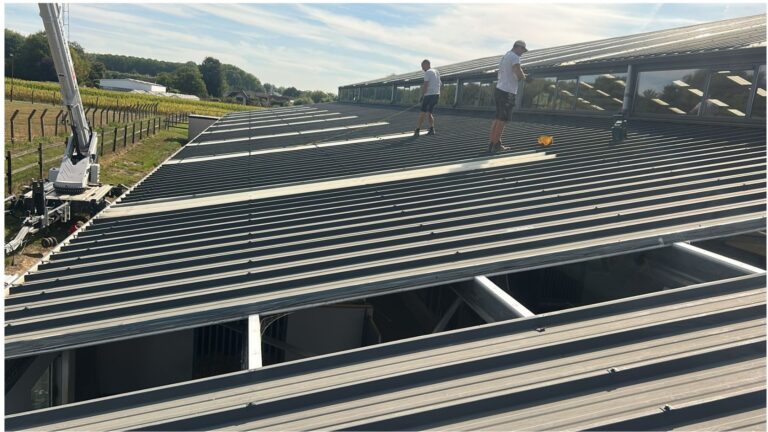 Geïsoleerde dakplaten (Sandwich) incl. lichtstraten