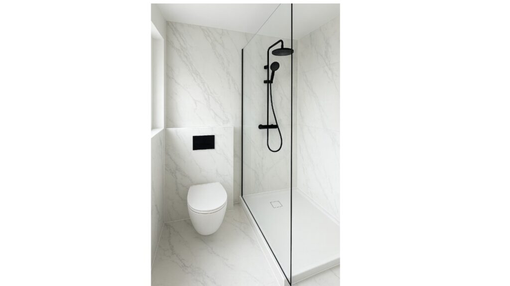 Badkamerrenovatie met Kerlite-panelen