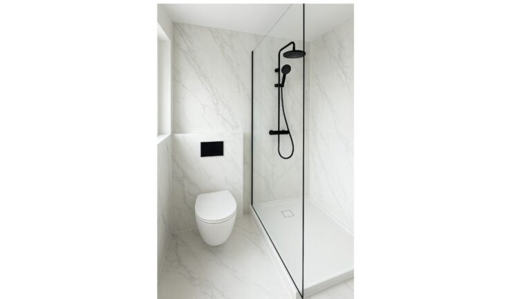 Badkamerrenovatie met Kerlite-panelen