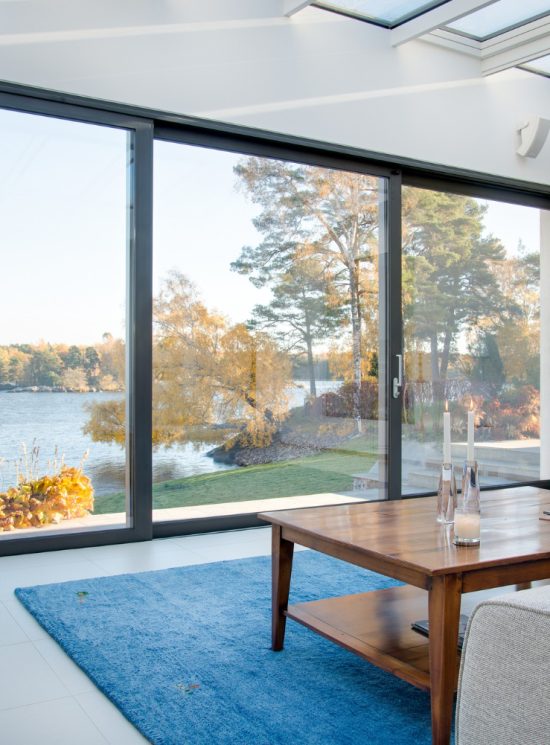 Living met grote ramen