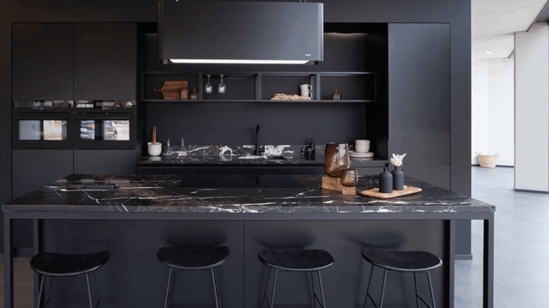 Zwarte design keuken