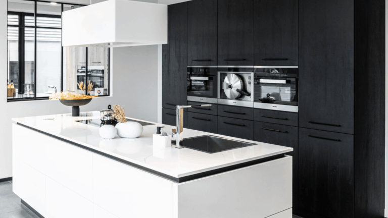 Monochrome moderne keuken