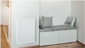 Verticale radiator voor de inkomhal