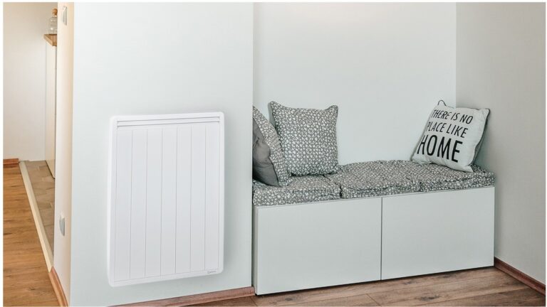 Verticale radiator voor de inkomhal