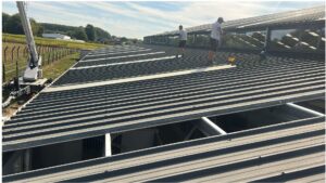 Geïsoleerde dakplaten (Sandwich) incl. lichtstraten