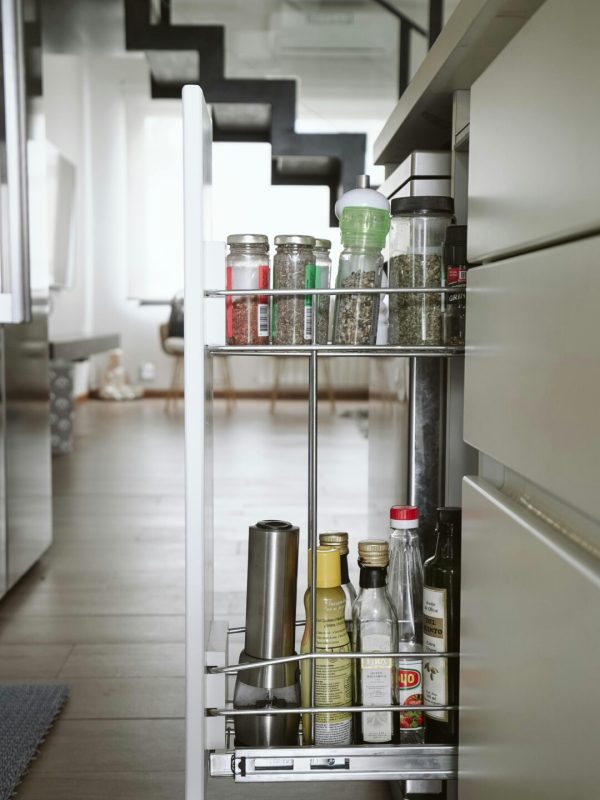 pexels-anabella-castro-3934663-6264416 aanpasbare keuken kruidenrek