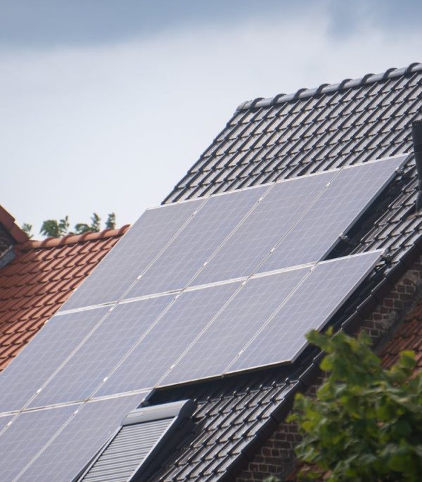 Dak met zonnepanelen