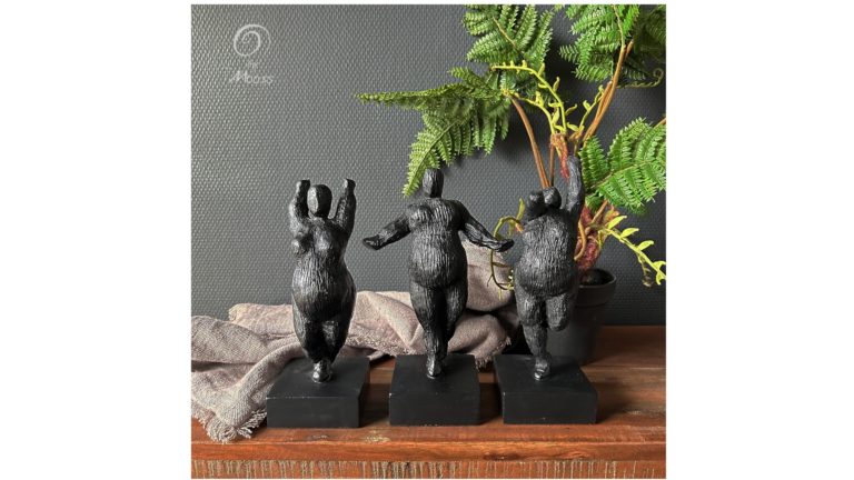 Dancing ladies / 2269