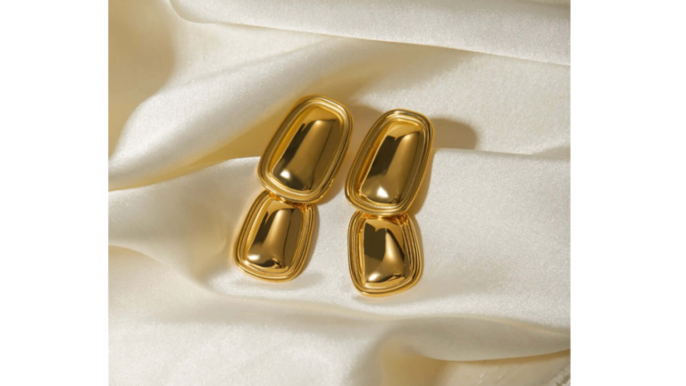 Mesmerizing Moves EARRINGS Folie à Trois