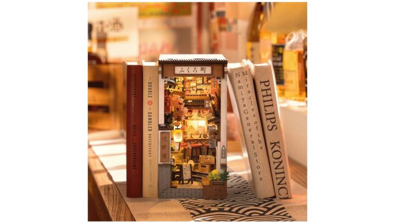 DIY Book Nook & Wonderland Bookend Floral Corner, Robotime, TGB09