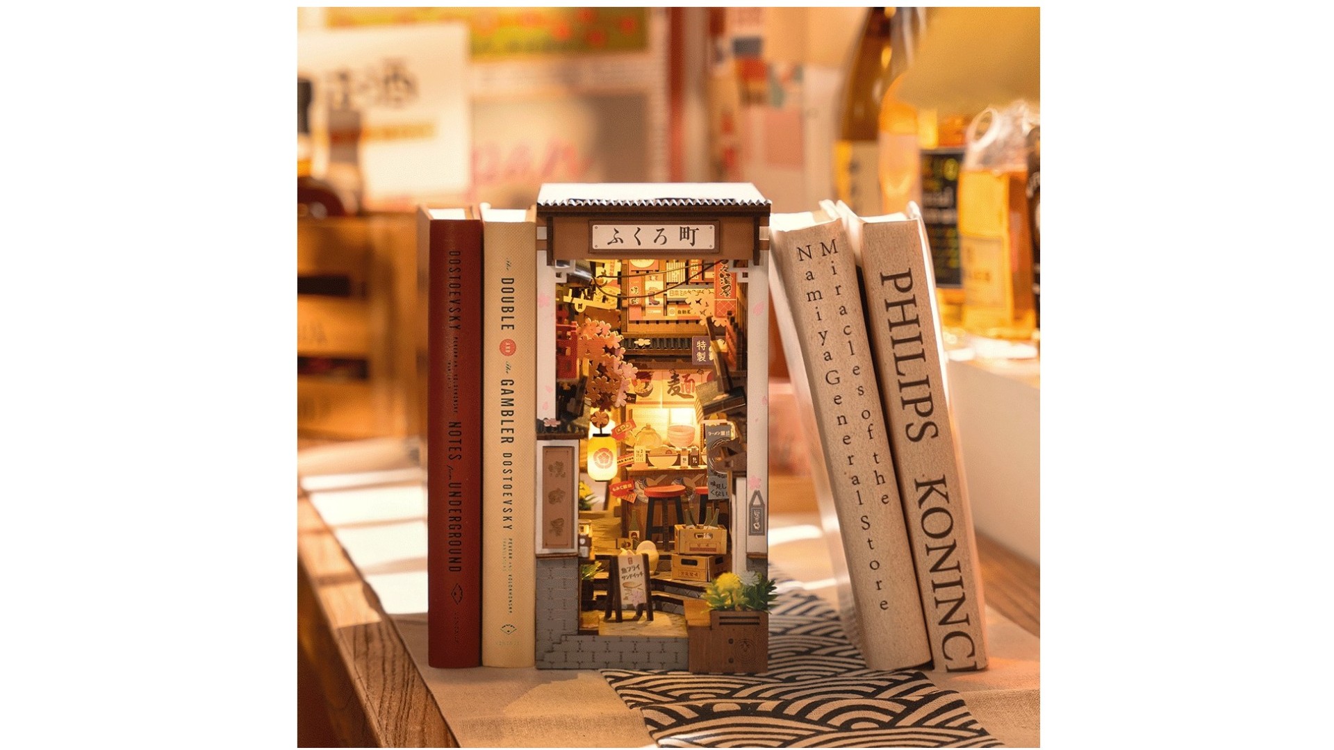 DIY Book Nook & Wonderland Bookend Floral Corner, Robotime, TGB09