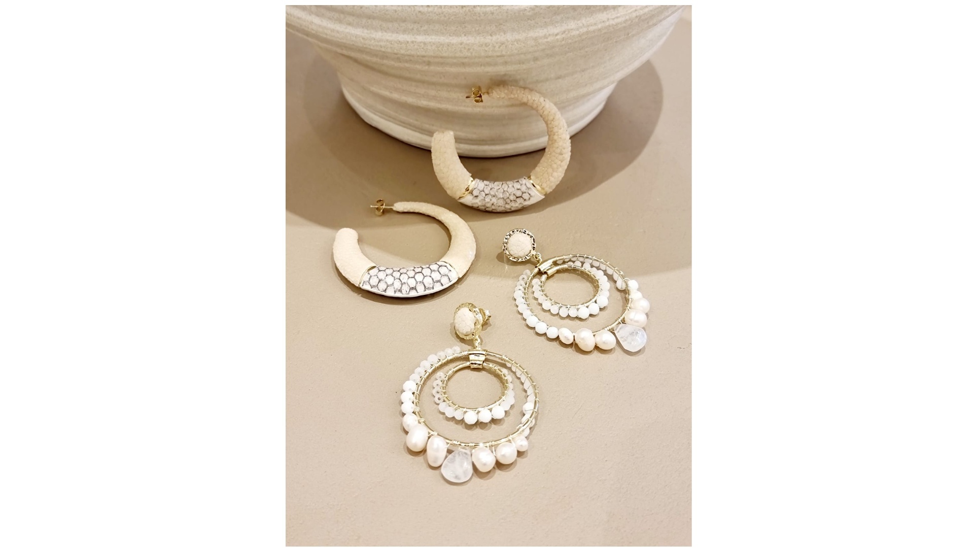 Barong Barong is an Indonesian jewel brand handmade of Bali.