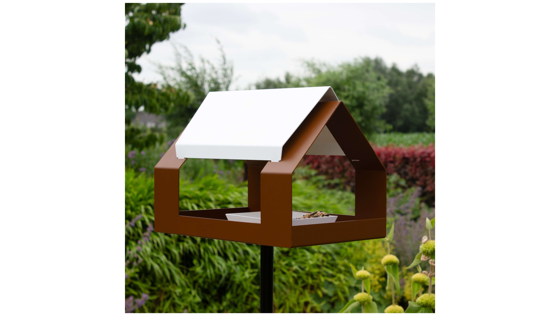 The Barn bird feeder with pole