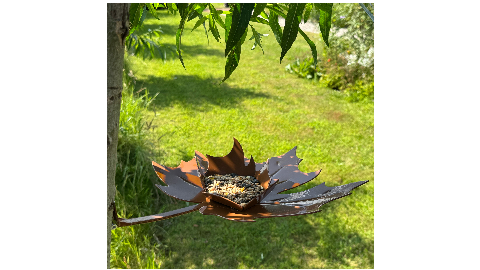 Leaf Me bird feeding dish – brown