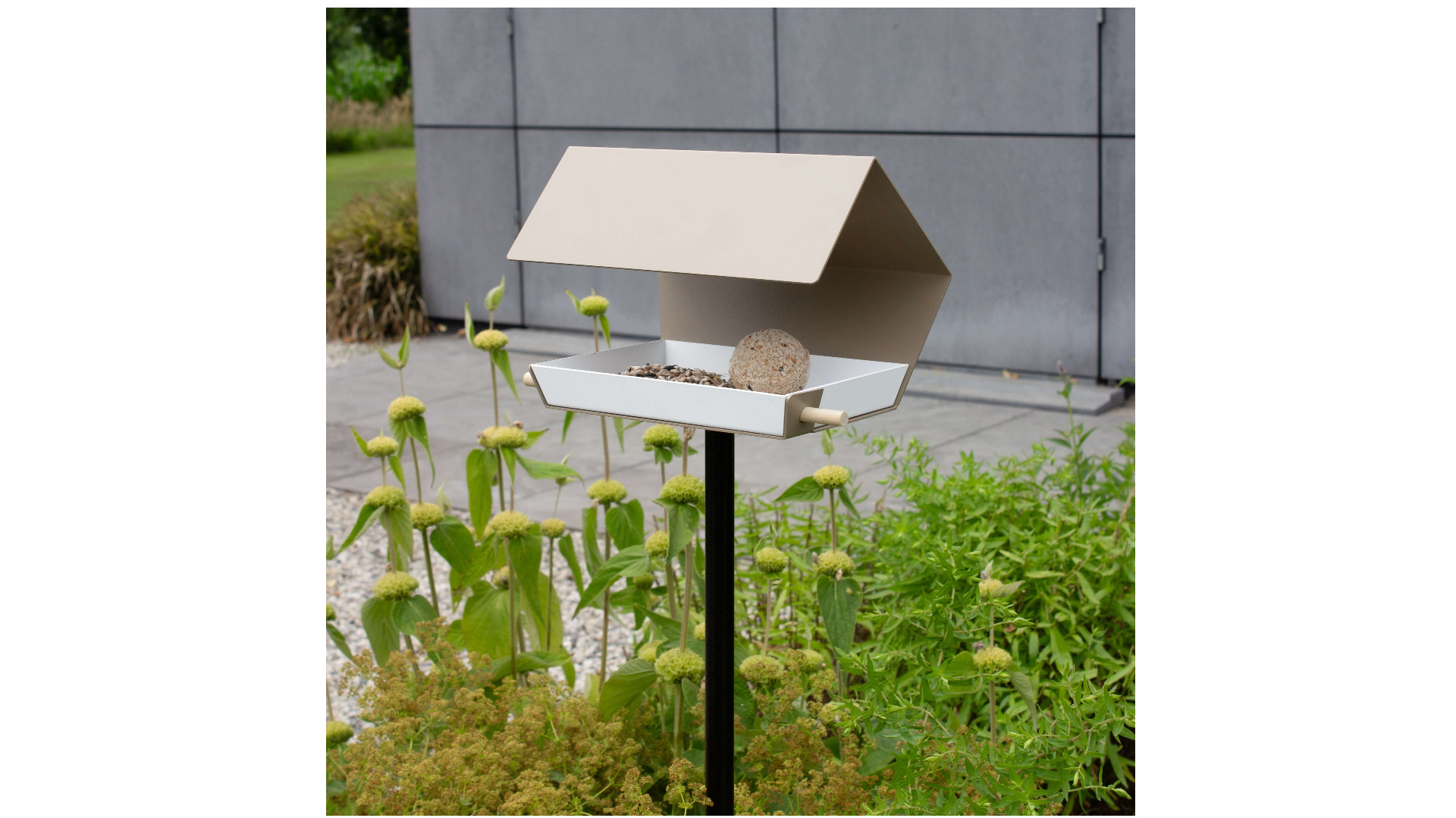 Open Diamond birdfeeder with pole – sand / white