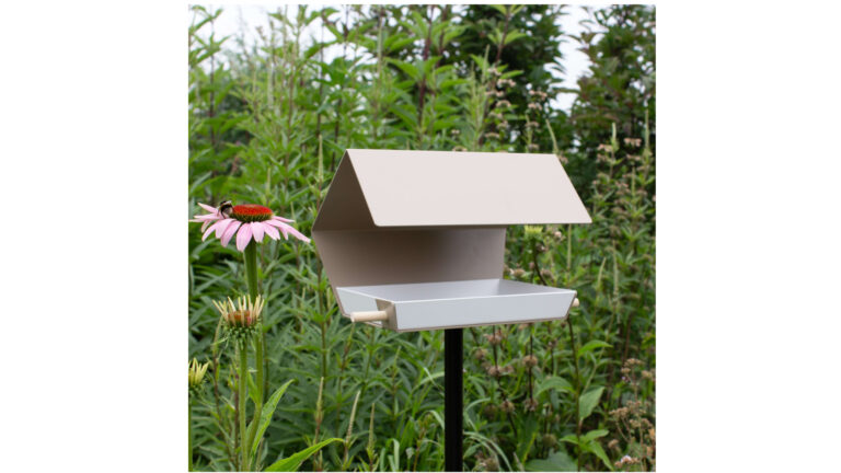 Open Diamond birdfeeder with pole – sand / white