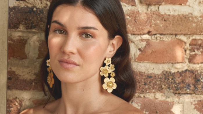 Franck Herval is een frans sieraden merk, 18k verguld goud in meerdere complete thema’s met oorbellen, ringen, armbandjes en kettingen.