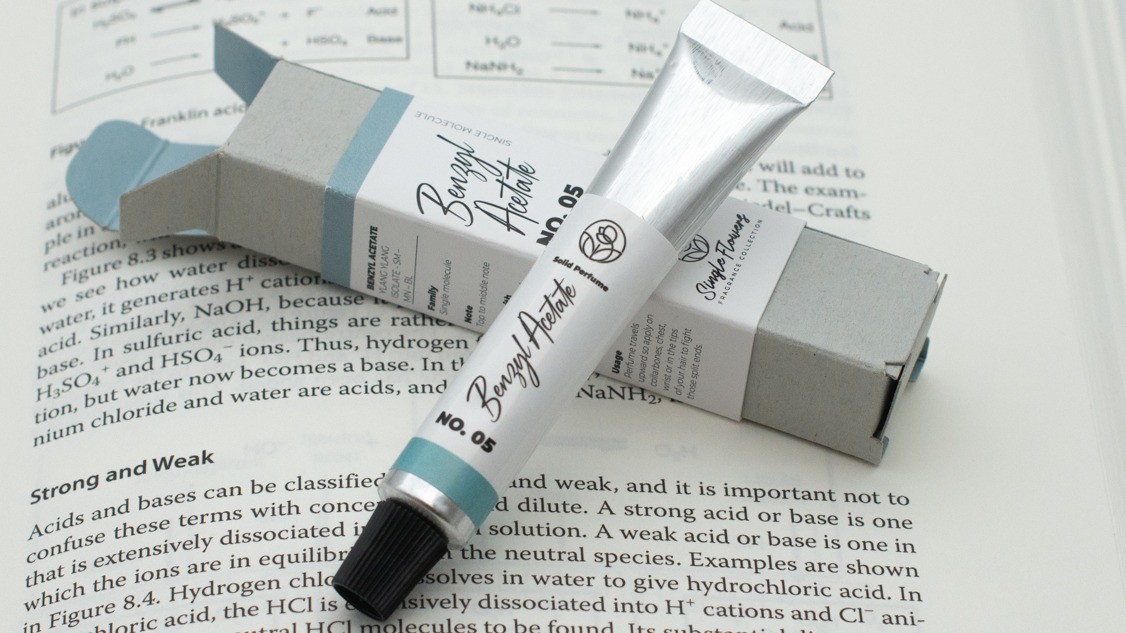 Solid perfume – Benzyl Acetate