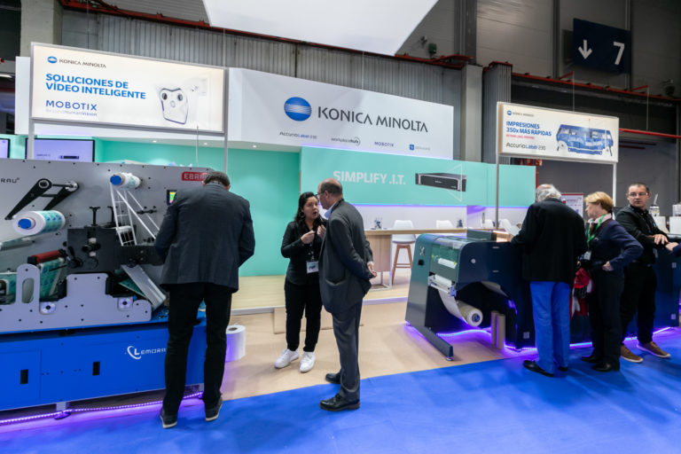 Konica Minolta 3