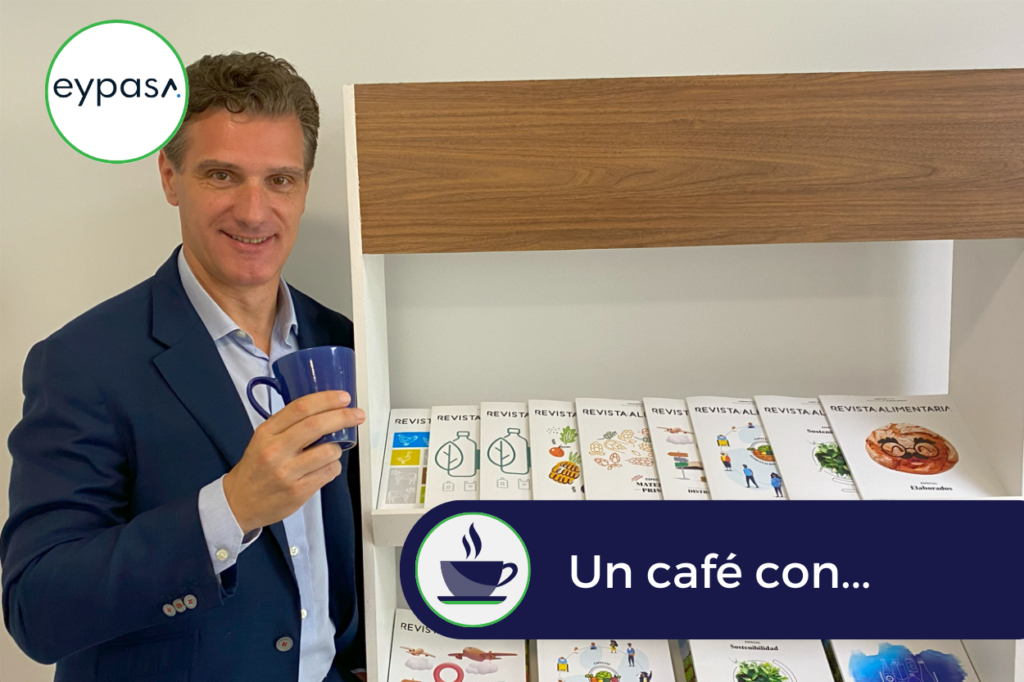 Un café con Fernando Martínez EYPASA