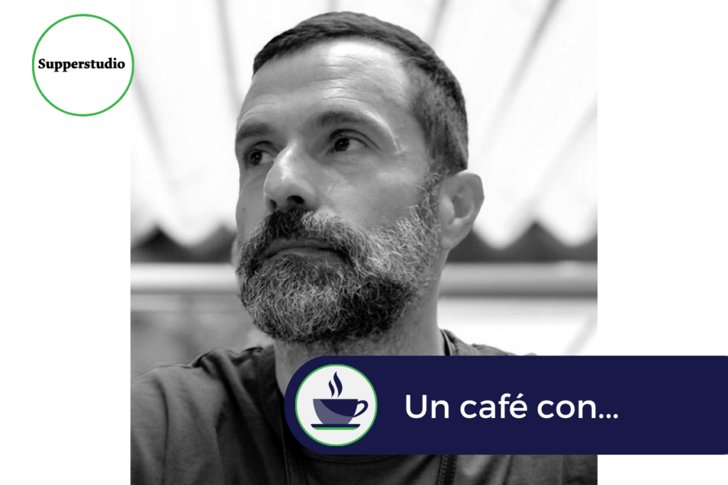 un café con octubre