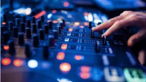 ALL-IN STUDIO: MUZIEK LIEDJES SOUNDTRACKS VOICEOVERS STEMACTEURS