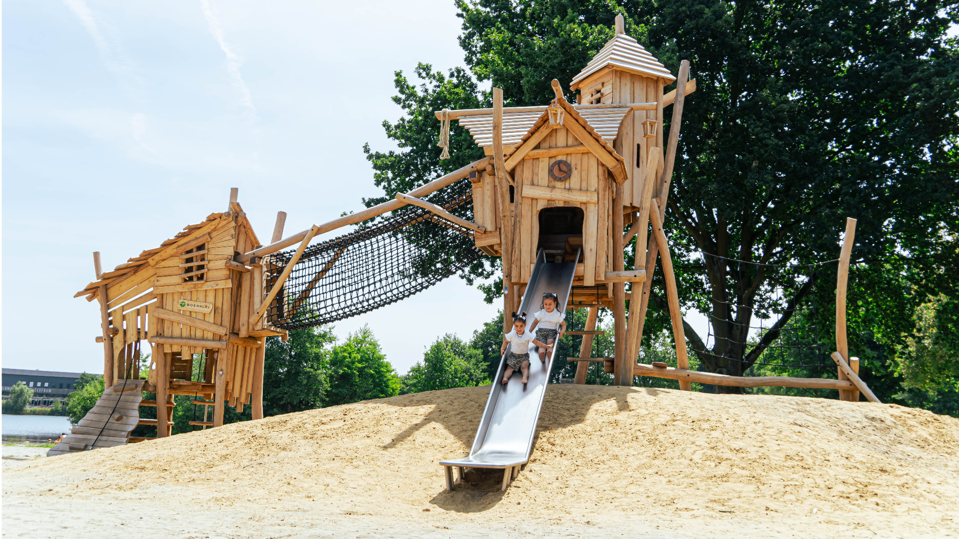 https://www.boerplay.com/project/nieuwe-eyecatcher-bij-recreatiepark-de-schatberg-het-moest-allure-hebben/