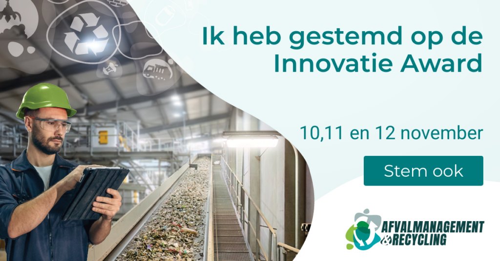 Medewerker in recyclingfabriek promoot Innovatie Award-stemming