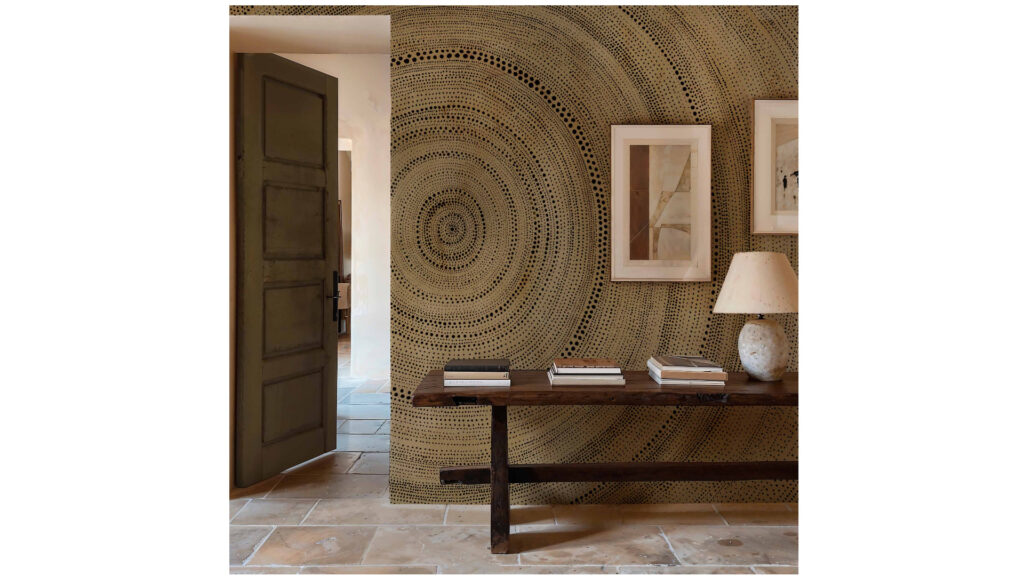 Metallics II van Coordonné combineert luxe en eigentijdse elegantie met verfijnde metallic effecten en rijke texturen. Een veelzijdige behangcollectie die iedere ruimte laat stralen. Ontdek Metallics II tijdens InCoDa en laat je inspireren.