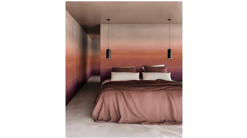 Shibori van Coordonné brengt de Japanse verf- en vouwkunst naar het interieur. Met organische patronen en zachte kleurverlopen straalt de collectie rust en elegantie uit. Ontdek Shibori tijdens InCoDa en laat je inspireren.