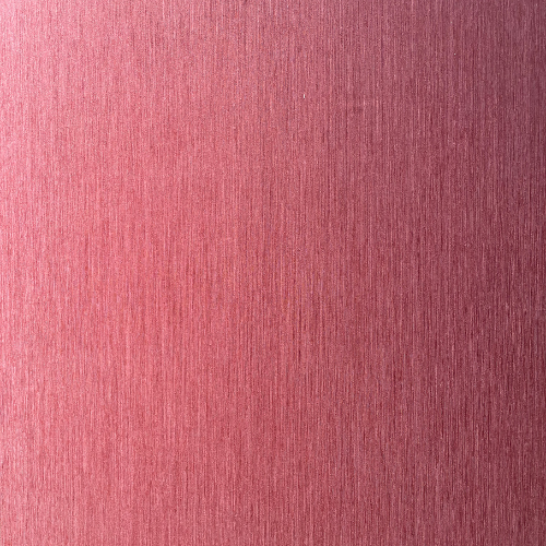 Roze geborstelde metalen textuur met verticale lijnen