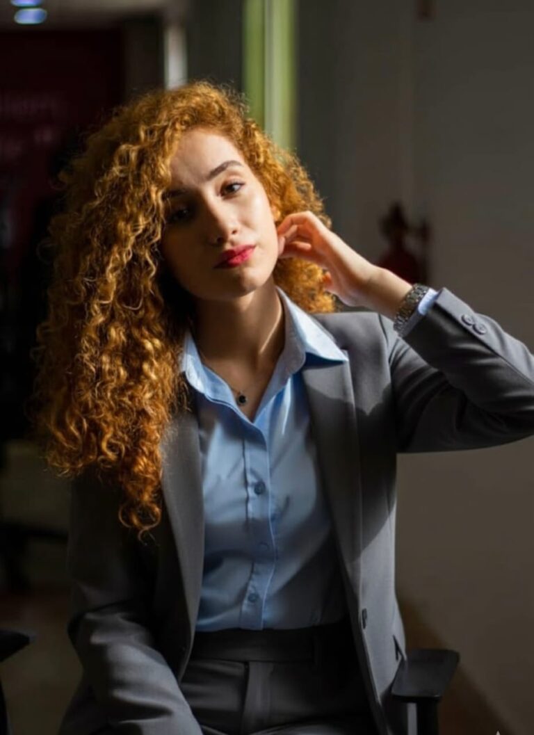 Yasmine Khobzi
