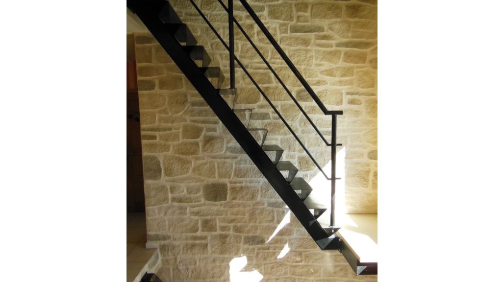 Enduit à la chaux imitation pierre – décoration intérieure