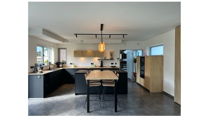 Cuisine noire et bois