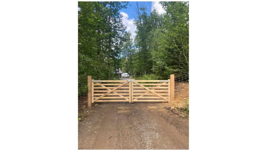 Portail acacia double battant