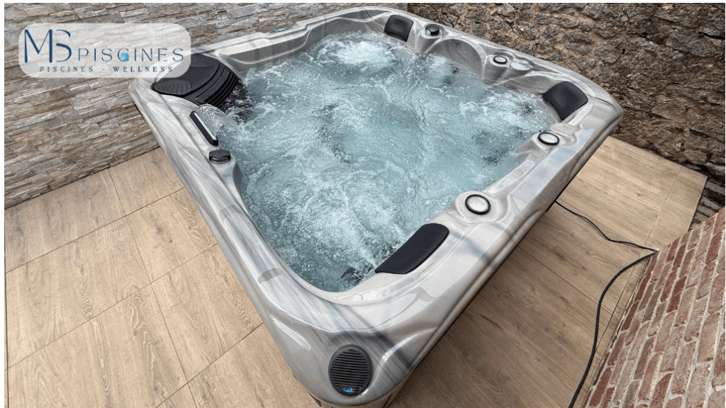 Spa Roca Proto Light editions  5 personnes