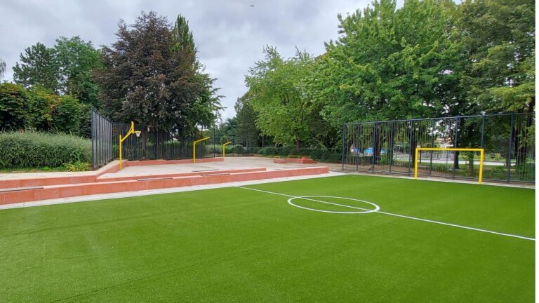 Gazon synthétique pour multisport