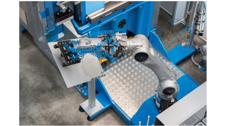 Euromac robot kantbanken 100% elektrisch met WILA kleming en  KUKA robot