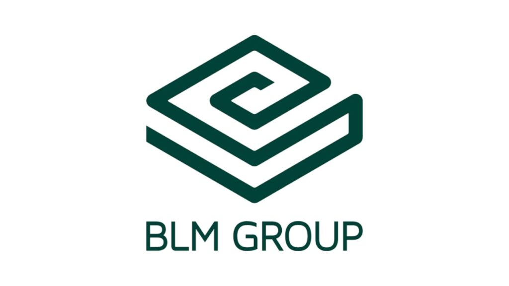 Donkergroen BLM Group-logo op witte achtergrond