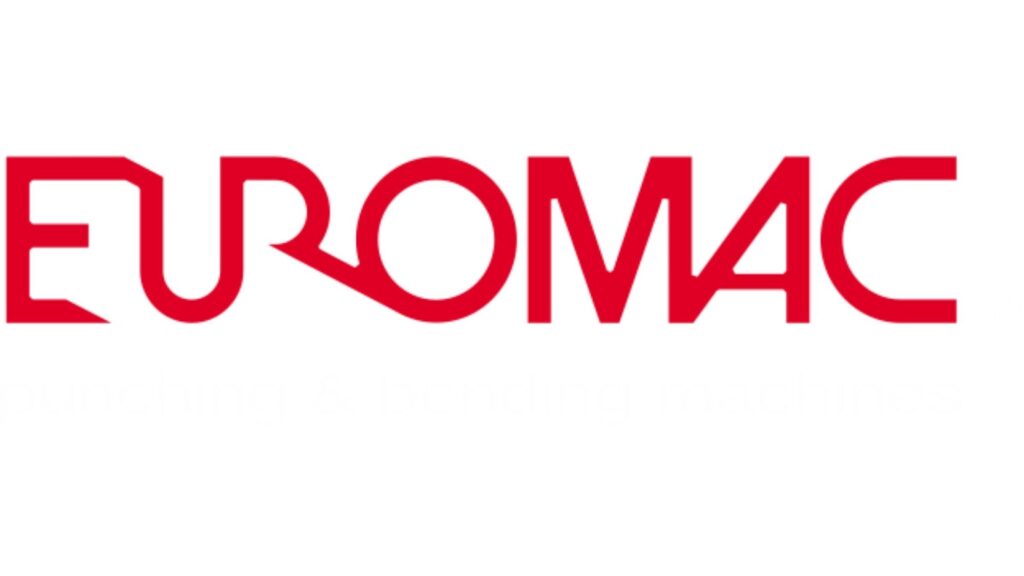 Rood Euromac-logo op witte achtergrond