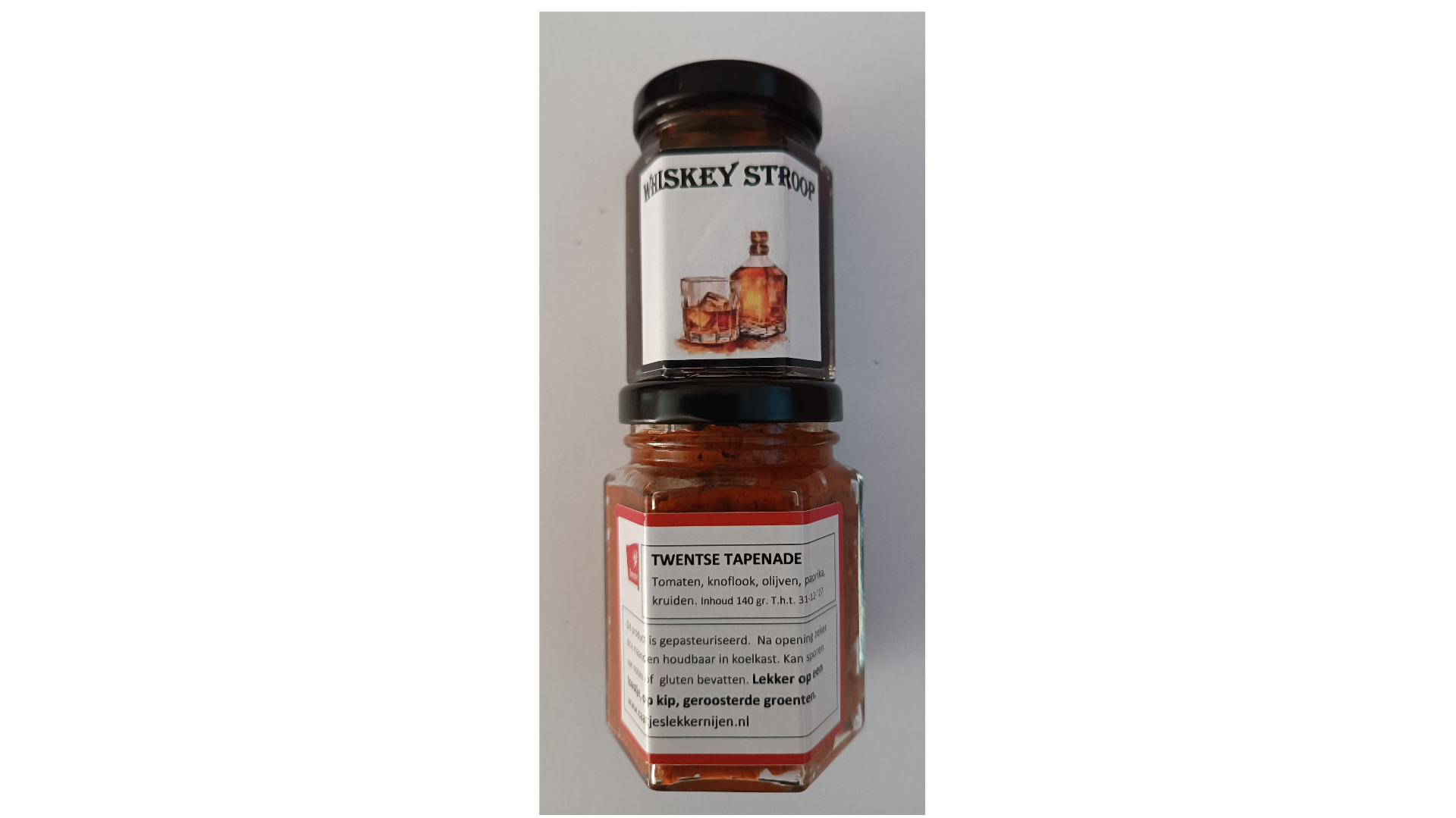 Whiskeystroop en Twentse tapenade. €10,-