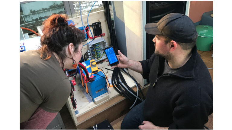 Plug & Camp Victron elektra-installatie