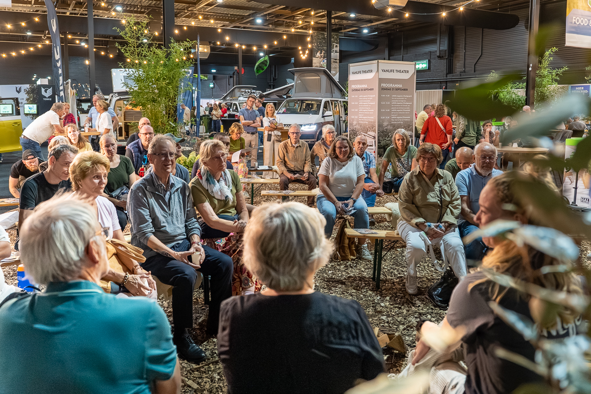 vanlife theater op camperbeurs hardenberg