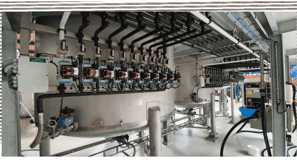 Automated dosing installation for mixing of different cleaning products